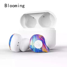 True wireless Earbuds